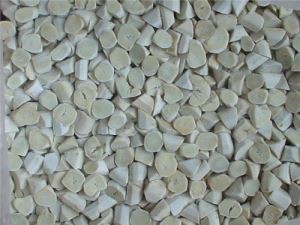 Como posso medir cubos de alho congelados para uma receita?